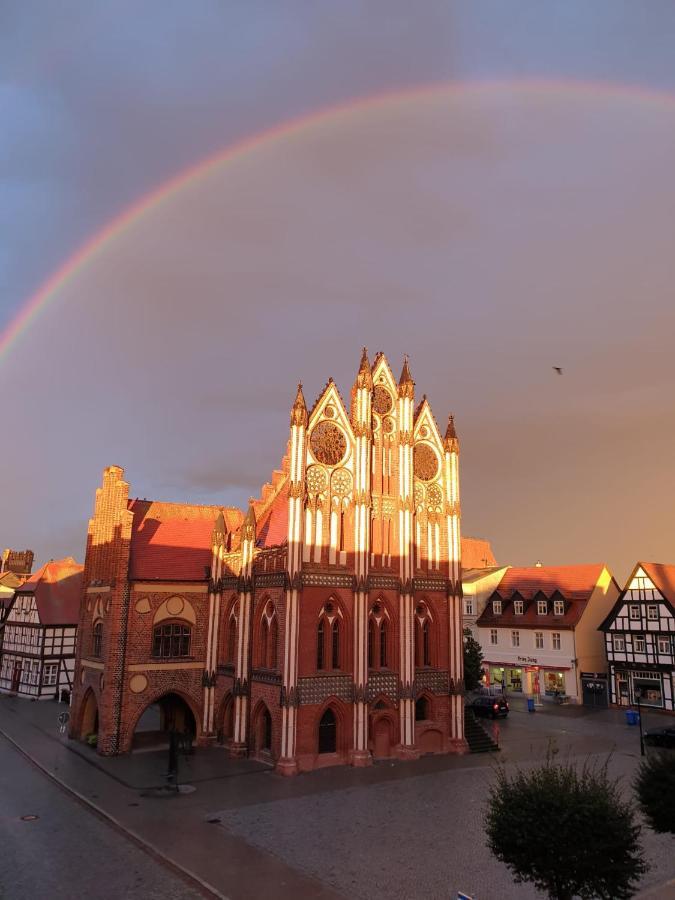 Ferienwohnung Am Rathaus Тангермюнде Екстер'єр фото